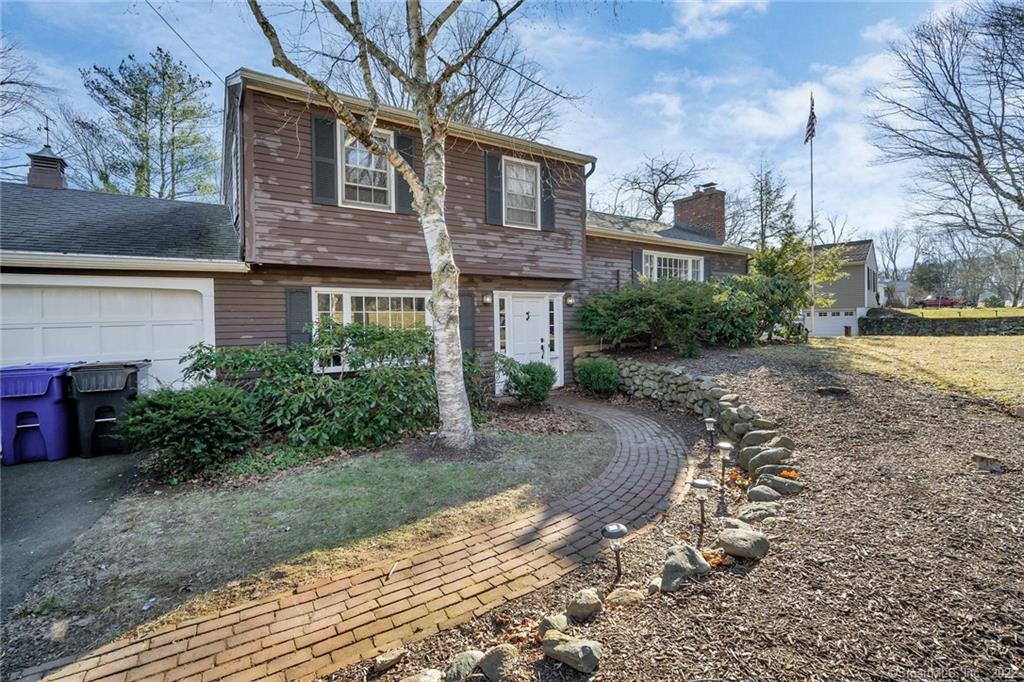 22 Curtis Farms Road Middlebury, CT 06762 - Photo 1 of 1 Front View