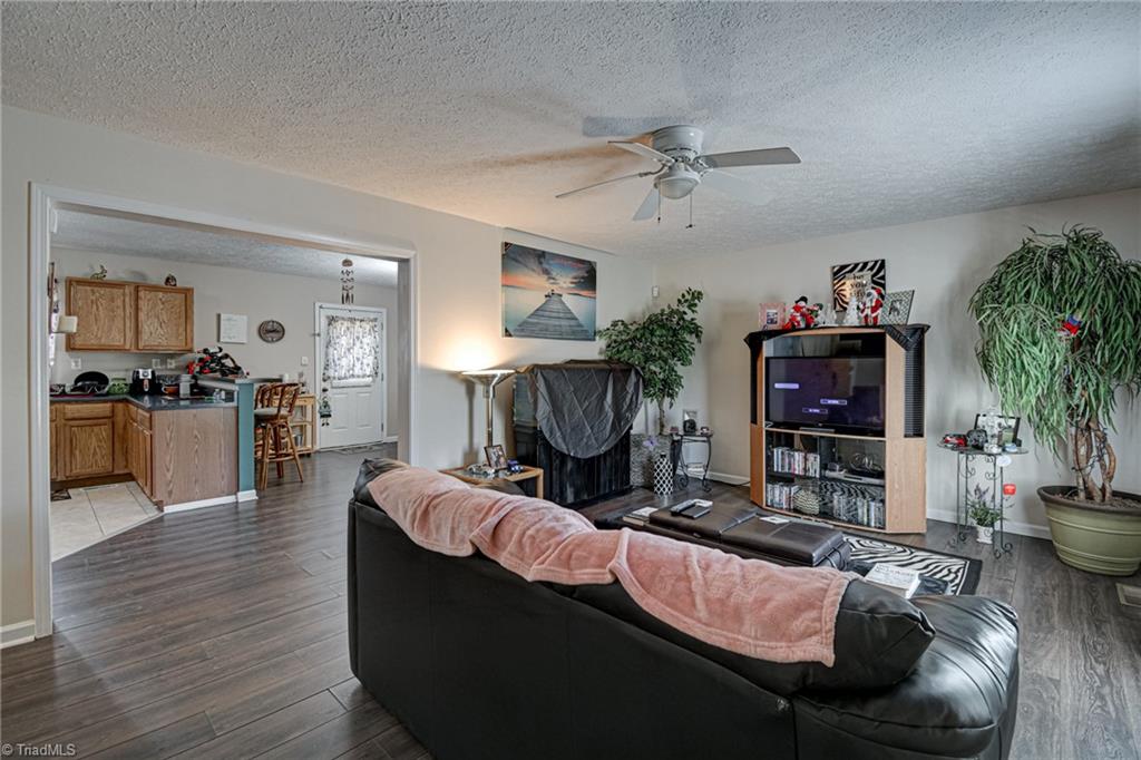 3715 Ribbon Lane Winston-Salem, NC 27107 - Photo 3 of 28