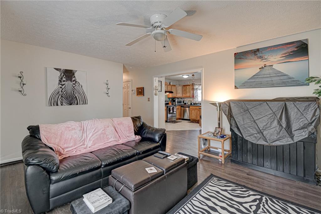 3715 Ribbon Lane Winston-Salem, NC 27107 - Photo 4 of 28