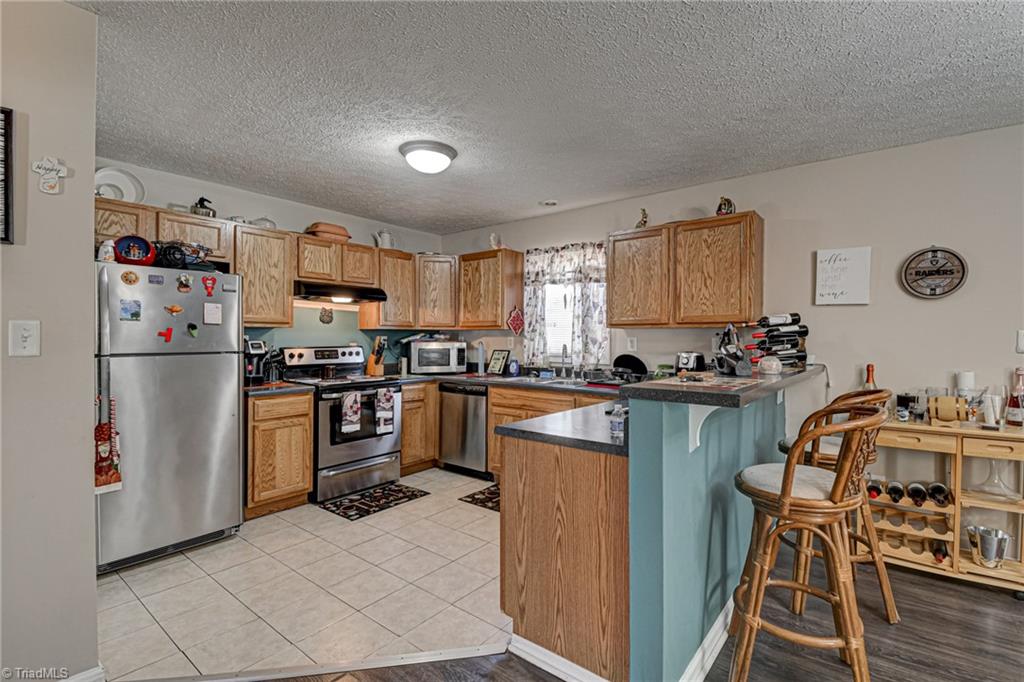 3715 Ribbon Lane Winston-Salem, NC 27107 - Photo 7 of 28