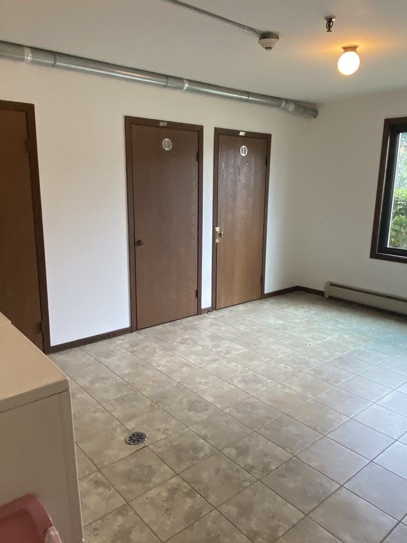 7000 Mather Avenue, Unit 101 Chicago Ridge, IL 60415 - Photo 20 of 21 a view of an empty room