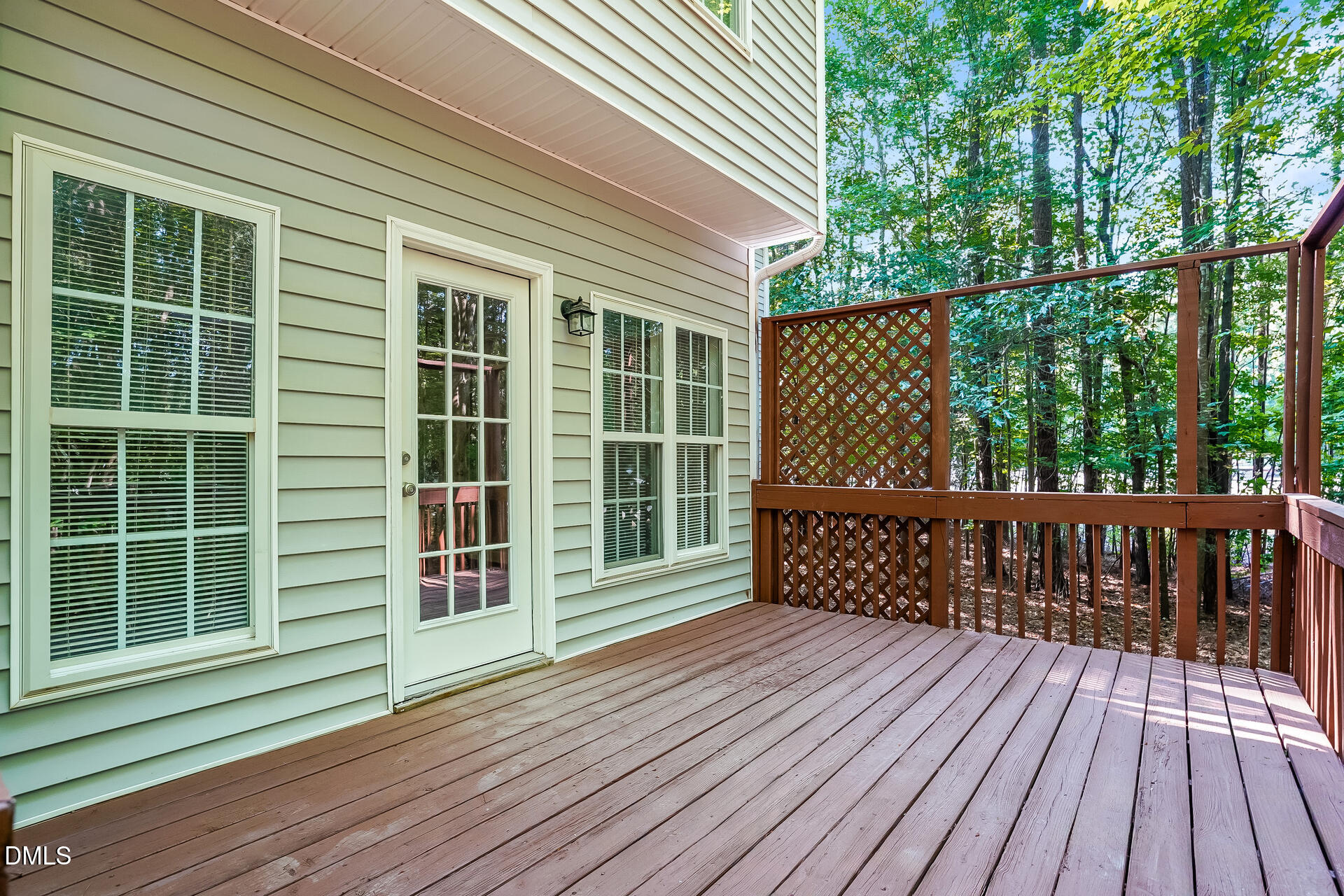 1500 Exeton Court Raleigh, NC 27615 - Photo 32 of 34 29-photo-Deck-0e9fc81d-3ee4-4f69-9407-fe