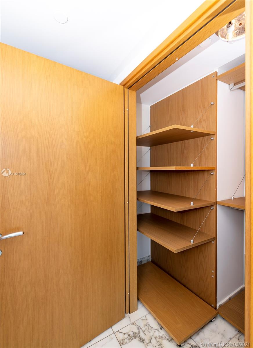 450 Alton Road, Unit 1710 Miami Beach, FL 33139 - Photo 13 of 51