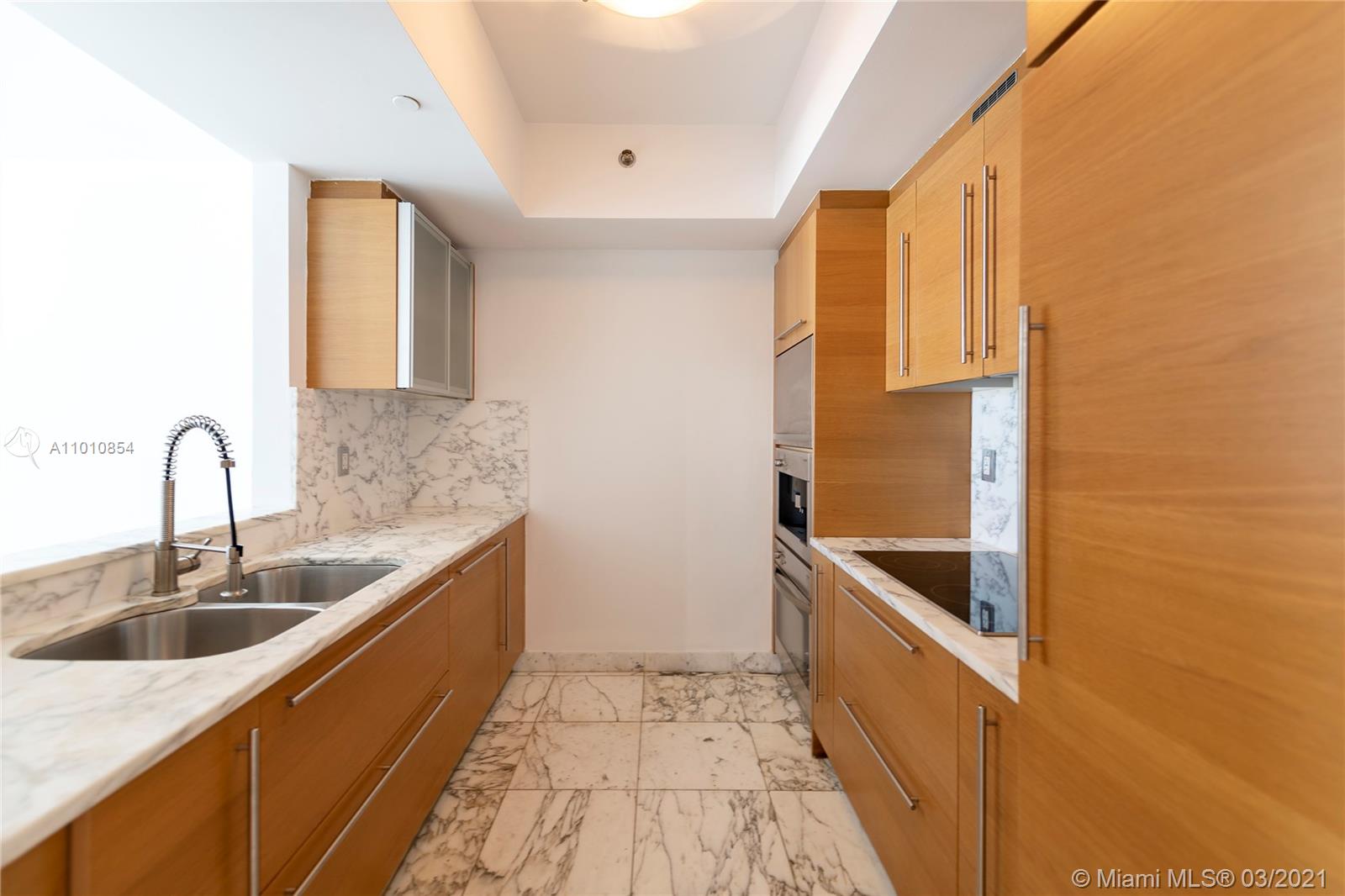 450 Alton Road, Unit 1710 Miami Beach, FL 33139 - Photo 21 of 51