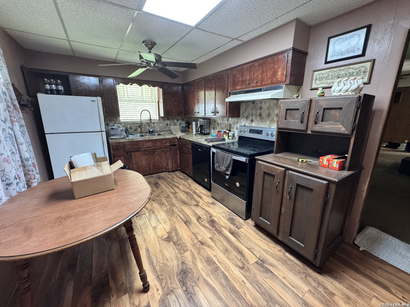 604 East Rio Grande Street Pearsall, TX 78061 - Photo 17 of 31