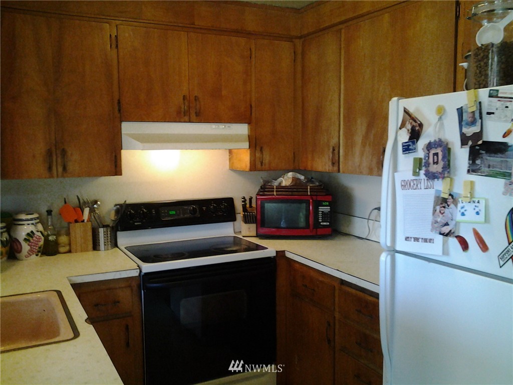 3001 Northeast 8th Street Renton, WA 98056 - Photo 3 of 9 Gallery Image 3