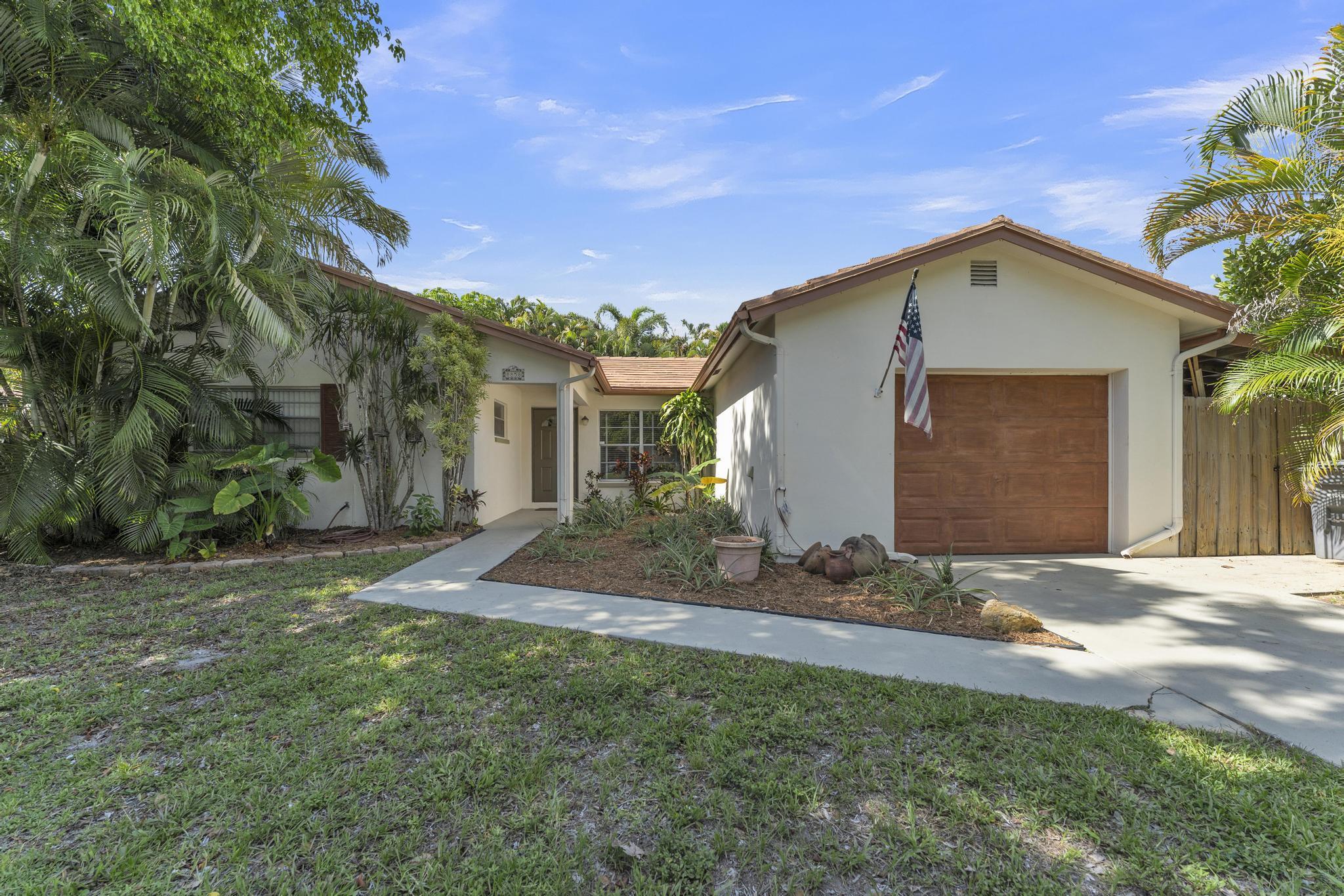 8858 Southwest 8th Street Boca Raton, FL 33433 - Photo 3 of 27 Front view