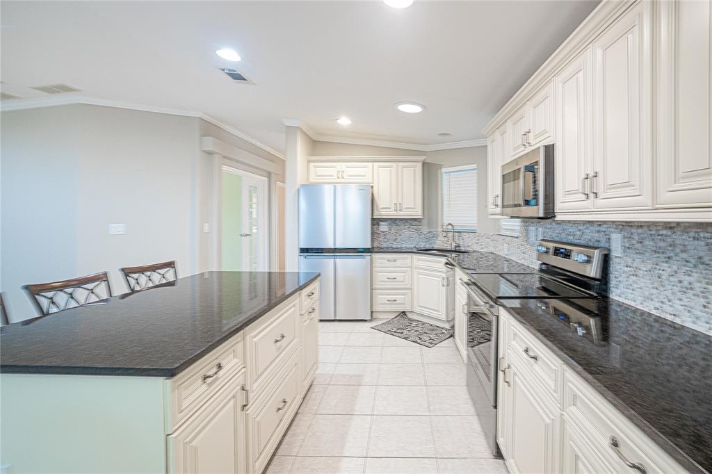 14 Freeman Avenue Punta Gorda, FL 33950 - Photo 5 of 41