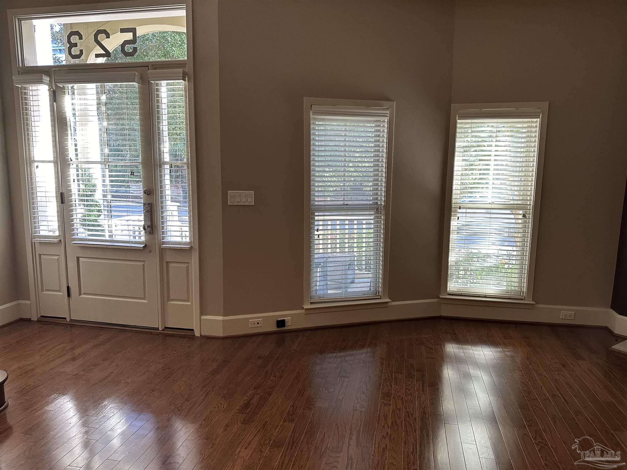 523 North Spring Street, Unit 7 Pensacola, FL 32501 - Photo 3 of 12