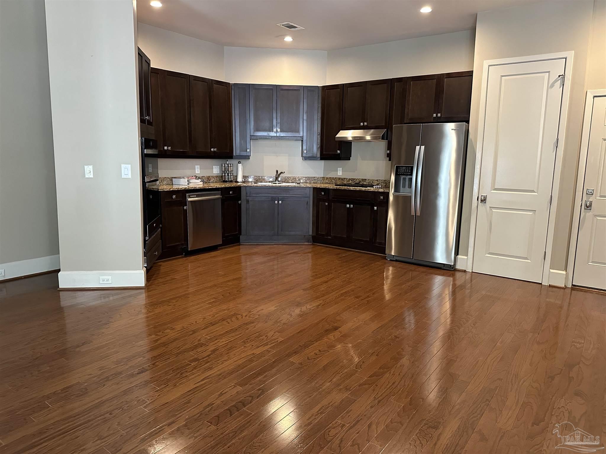 523 North Spring Street, Unit 7 Pensacola, FL 32501 - Photo 5 of 12