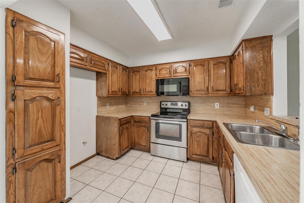 1719 Sagebrush Trail Grapevine, TX 76051 - Photo 8 of 37