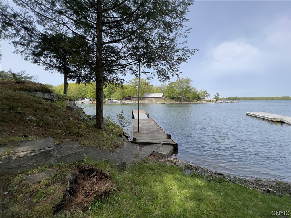 98 Dillon Point Road Hammond, NY 13646 - Photo 4 of 39