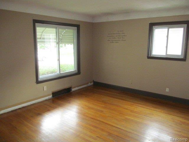 8095 Dale Center Line, MI 48015 - Photo 14 of 25 8095 DALE CENTER LINE (28).JPG