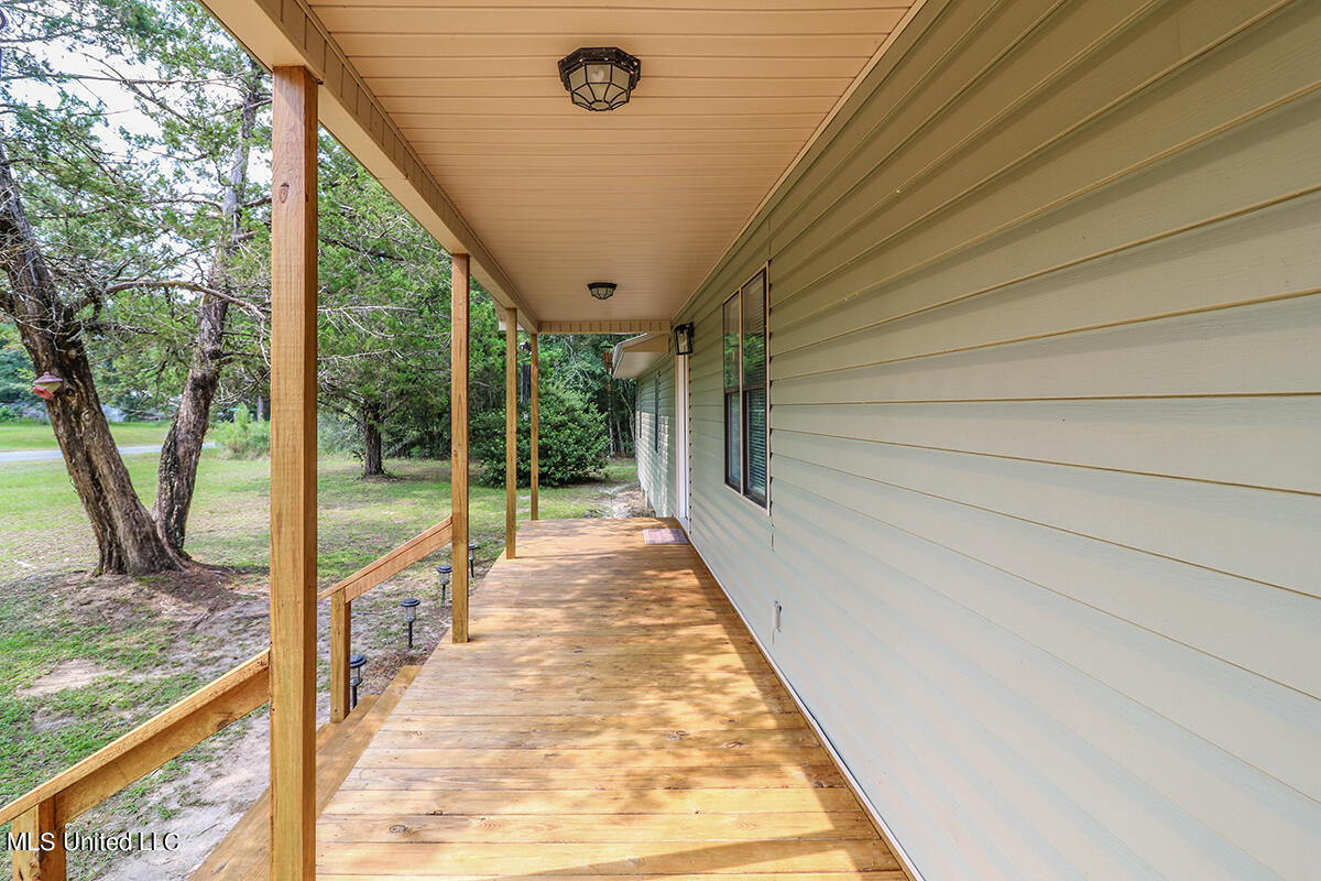 2212 Crossroads Road Lucedale, MS 39452 - Photo 3 of 24 2