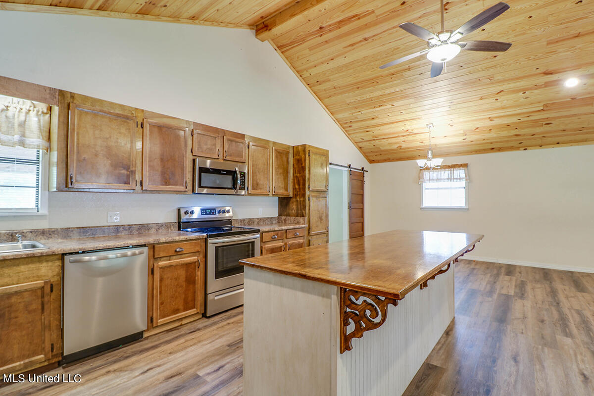 2212 Crossroads Road Lucedale, MS 39452 - Photo 6 of 24 12