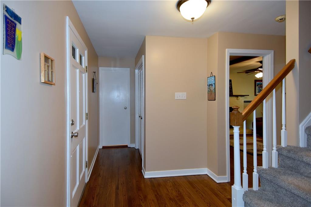 772 Scrubgrass Road Pittsburgh, PA 15243 - Photo 2 of 25 Gallery Image 2