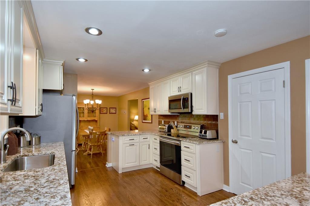 772 Scrubgrass Road Pittsburgh, PA 15243 - Photo 8 of 25 Gallery Image 8