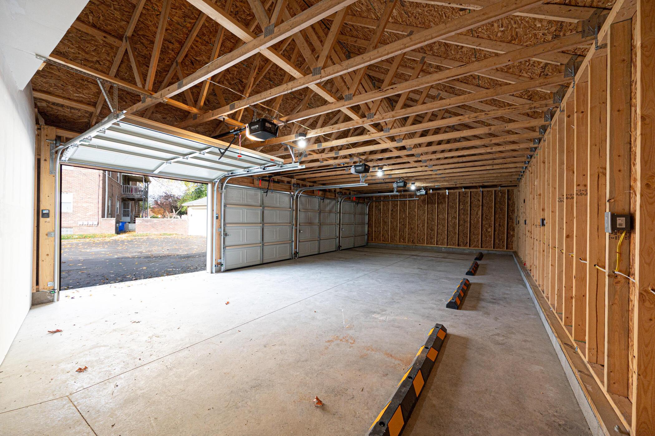 1621 Waltham Road, Unit A Columbus, OH 43221 - Photo 19 of 27 Garage