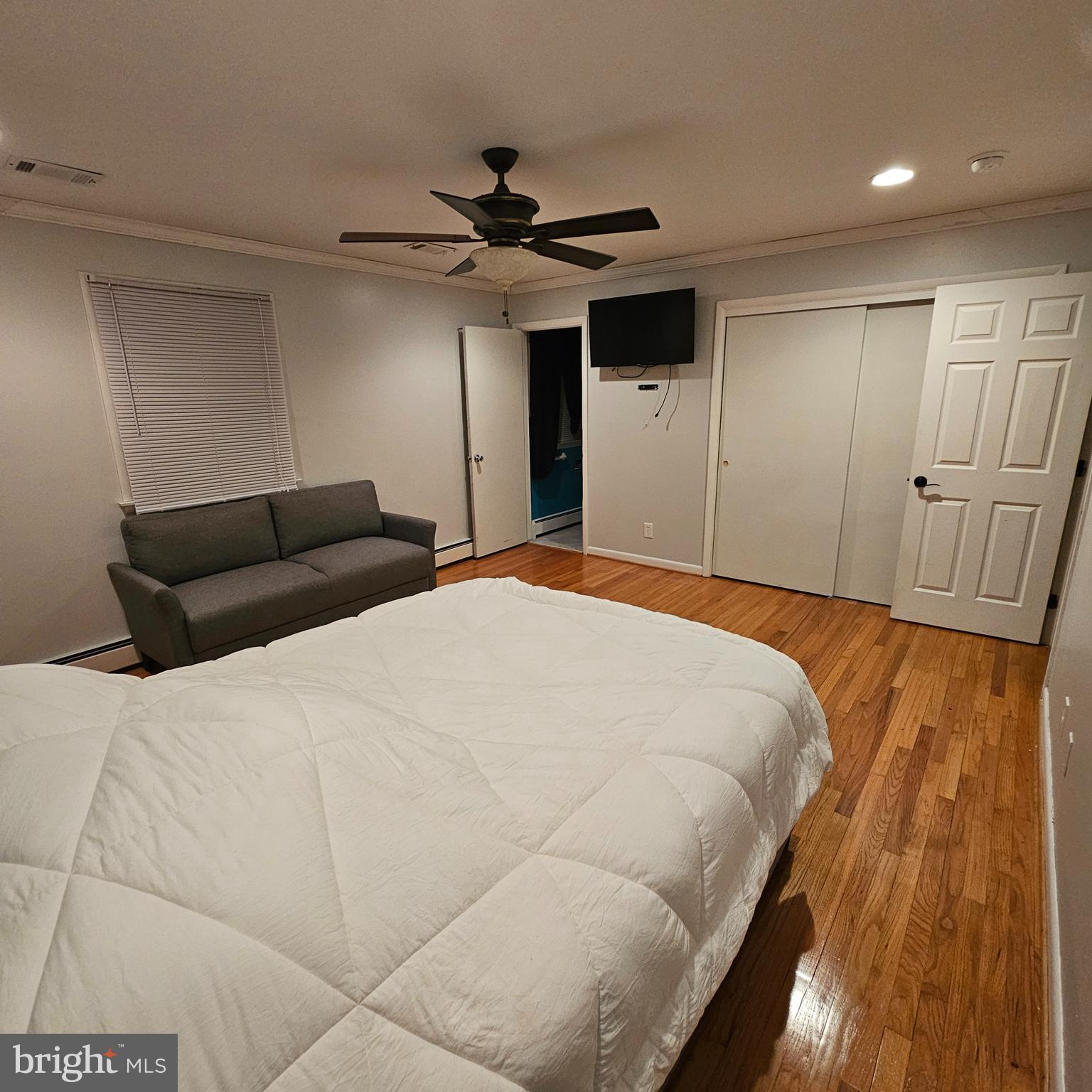 3616 Clifmar Road Baltimore, MD 21244 - Photo 3 of 22