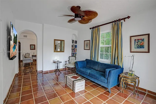 a view of a livingroom with furniture