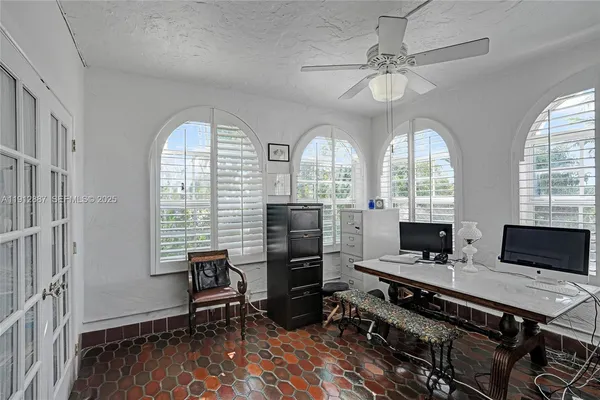 $5,857,525 | 5252 La Gorce Drive, Miami Beach, FL 33140