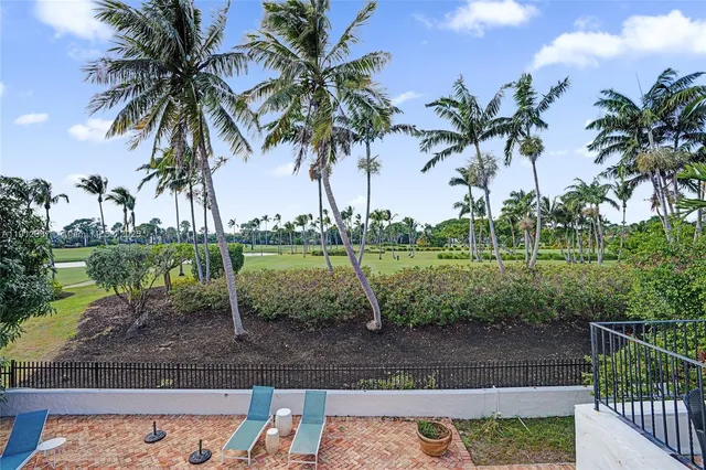 $5,857,525 | 5252 La Gorce Drive, Miami Beach, FL 33140