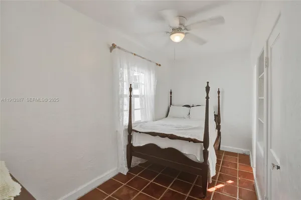 $5,857,525 | 5252 La Gorce Drive, Miami Beach, FL 33140