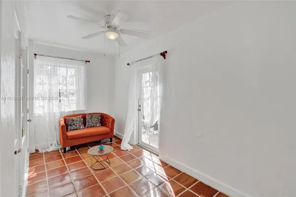 $5,857,525 | 5252 La Gorce Drive, Miami Beach, FL 33140