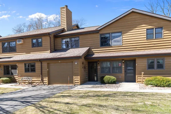 $189,900 | 921 Babcock Street, Unit 13, Neenah, WI 54956