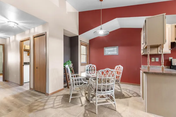 $189,900 | 921 Babcock Street, Unit 13, Neenah, WI 54956