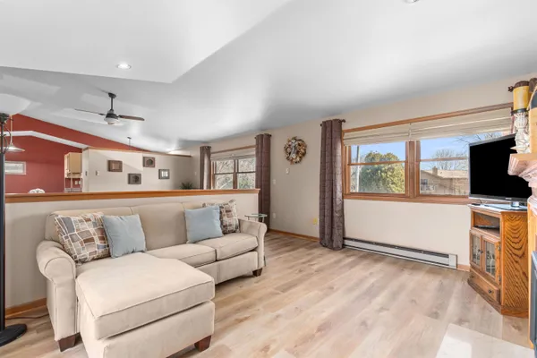 $189,900 | 921 Babcock Street, Unit 13, Neenah, WI 54956