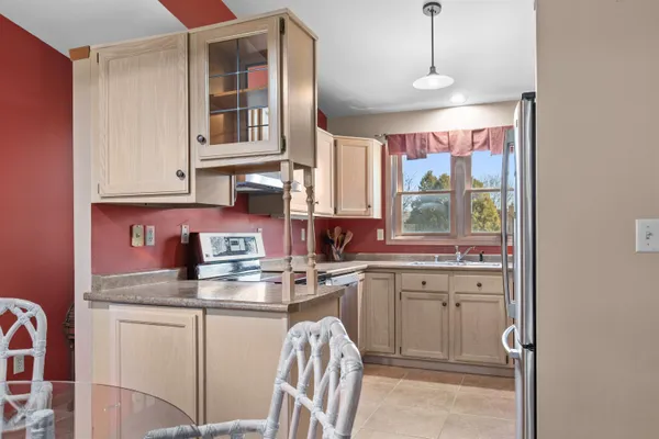 $189,900 | 921 Babcock Street, Unit 13, Neenah, WI 54956