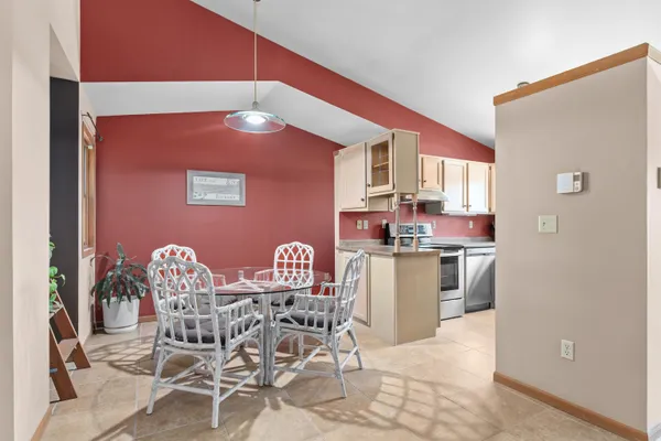 $189,900 | 921 Babcock Street, Unit 13, Neenah, WI 54956