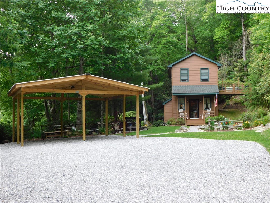7433 Gingercake Road Newland, NC 28657 - Photo 4 of 34 Gallery Image 4