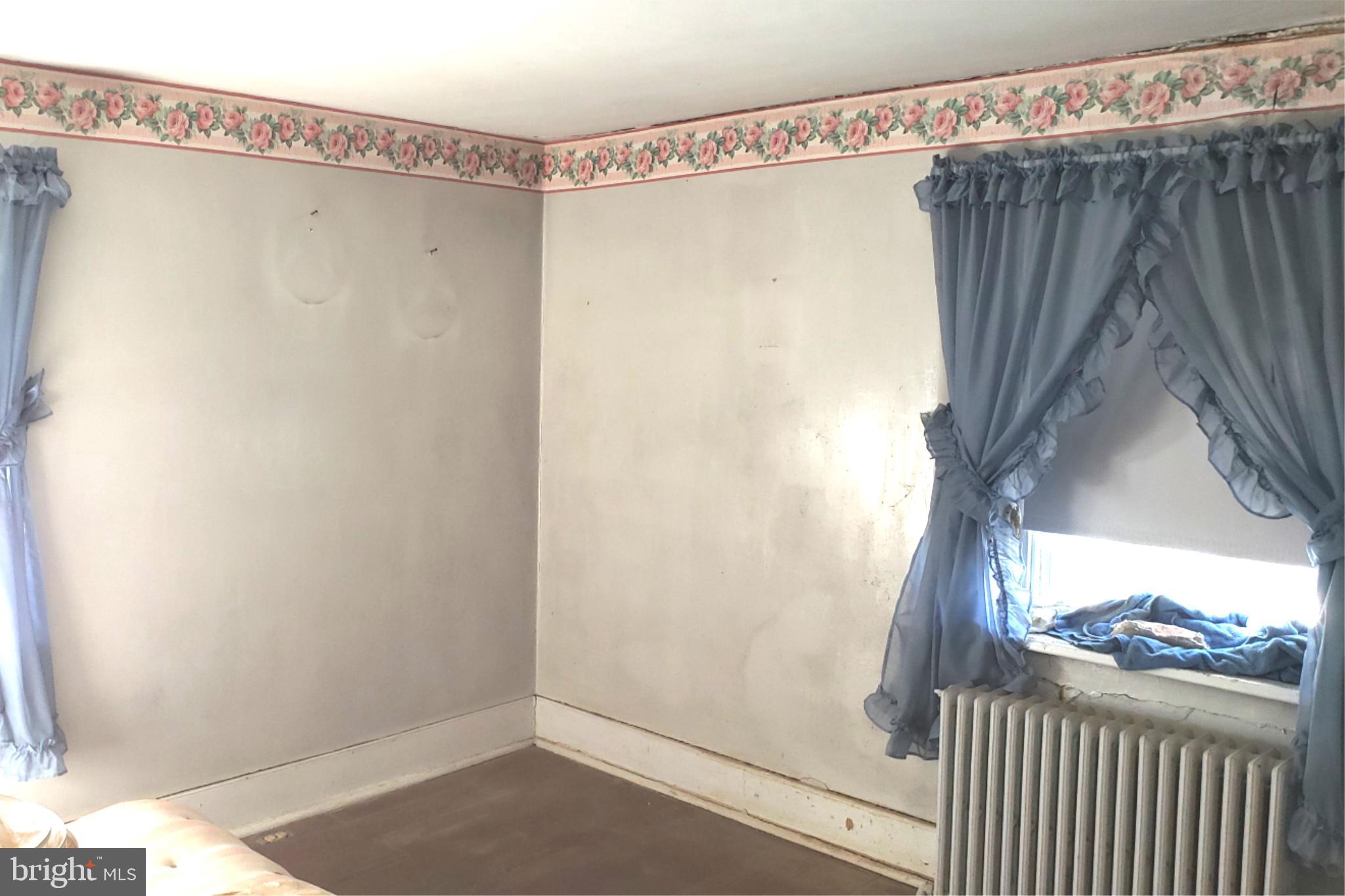 174 Fernwood Road Cochranville, PA 19330 - Photo 5 of 22 Charming room with vintage floral accents.