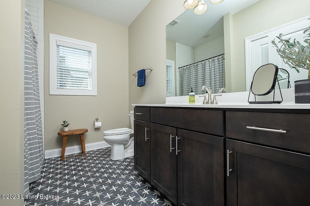 1817 Meremont Ridge Road Louisville, KY 40245 - Photo 36 of 73 Full Bath