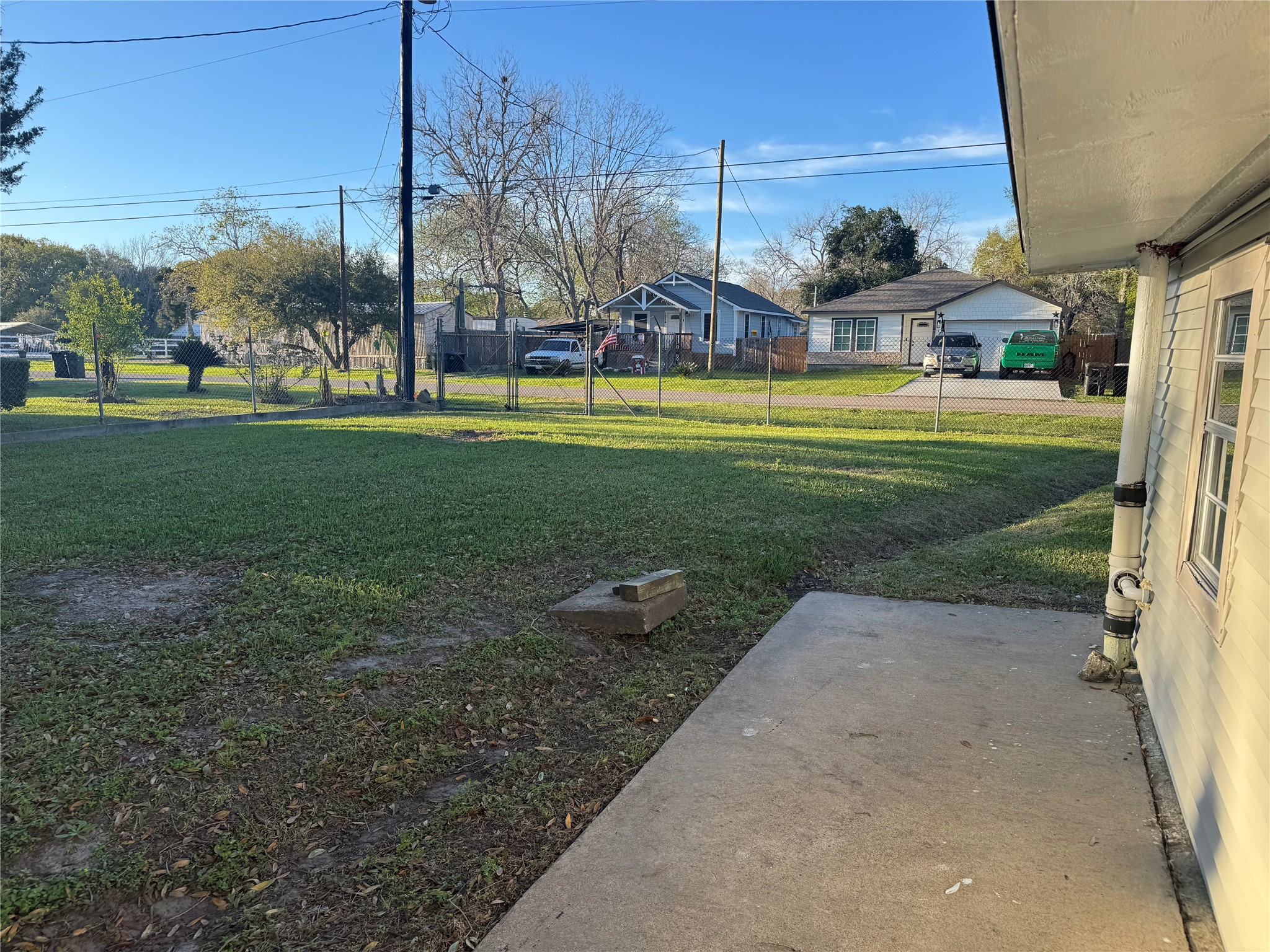 406 7th Street Alvin, TX 77511 - Photo 13 of 14 a view of a park