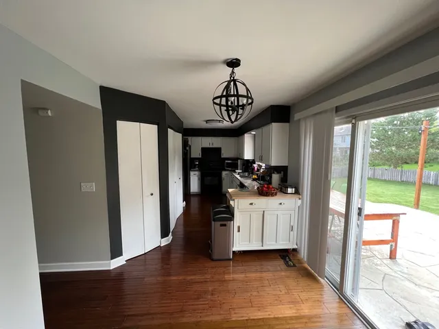 $3,250 | 3854 Cheryl Court, Aurora, IL 60504