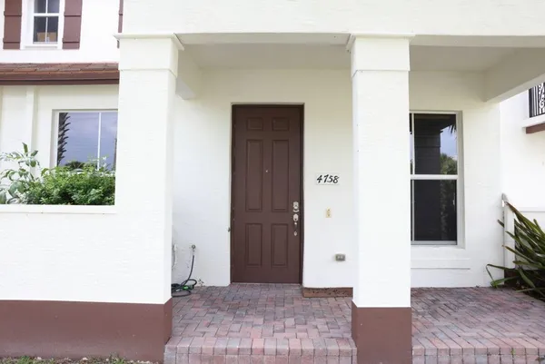 $450,000 | 4758 Sierra Lane, Coconut Creek, FL 33073