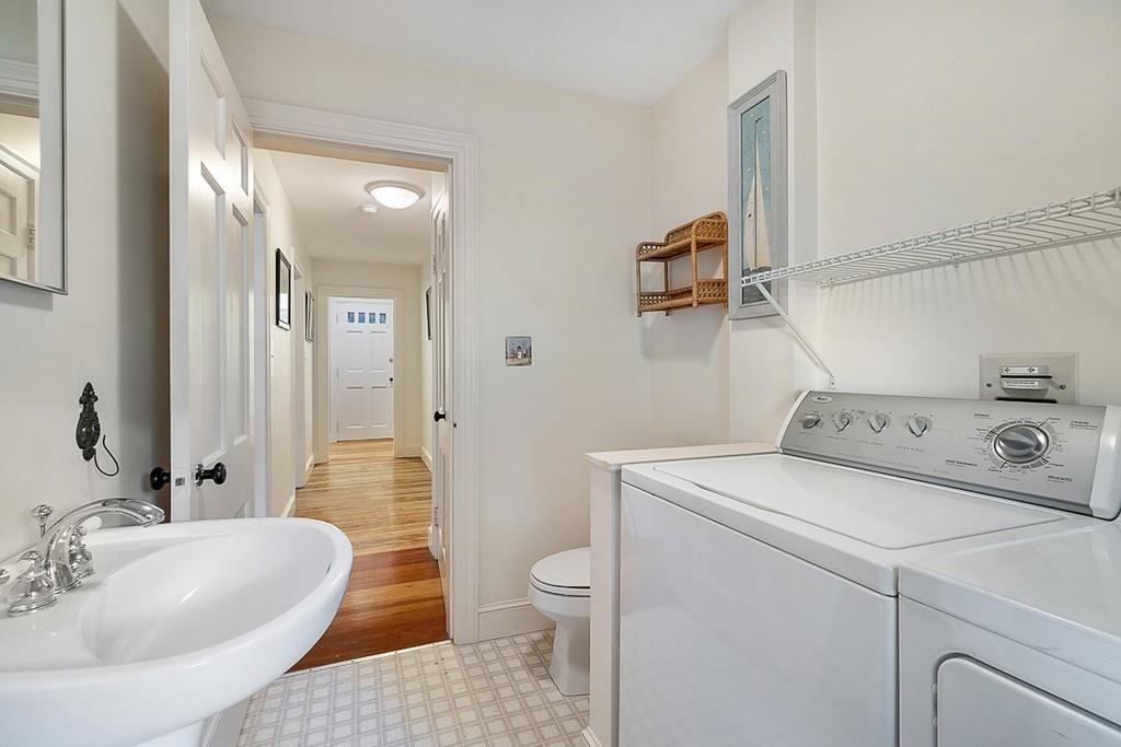 79 Pleasant Street Manchester, MA 01944 - Photo 17 of 28 a bathroom with a sink toilet and shower