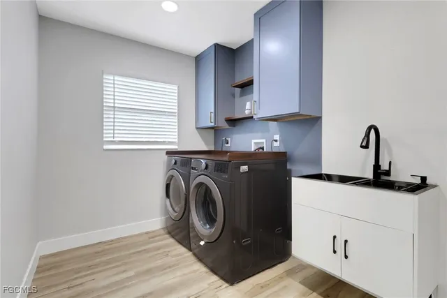 $618,000 | 814 Victoria Drive, Cape Coral, FL 33904