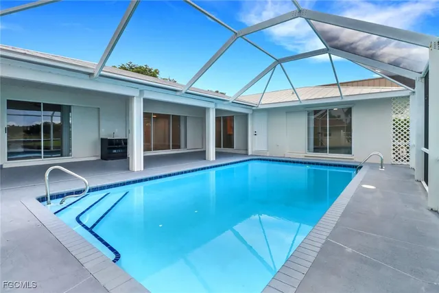 $618,000 | 814 Victoria Drive, Cape Coral, FL 33904