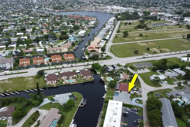 $618,000 | 814 Victoria Drive, Cape Coral, FL 33904