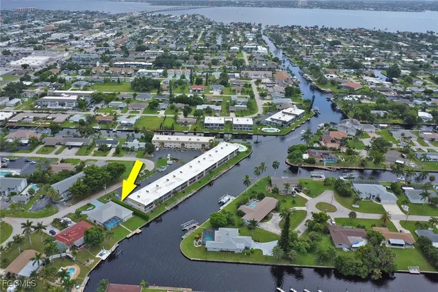 $618,000 | 814 Victoria Drive, Cape Coral, FL 33904