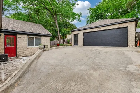 $420,000 | 702 North Hampton Road, Dallas, TX 75208