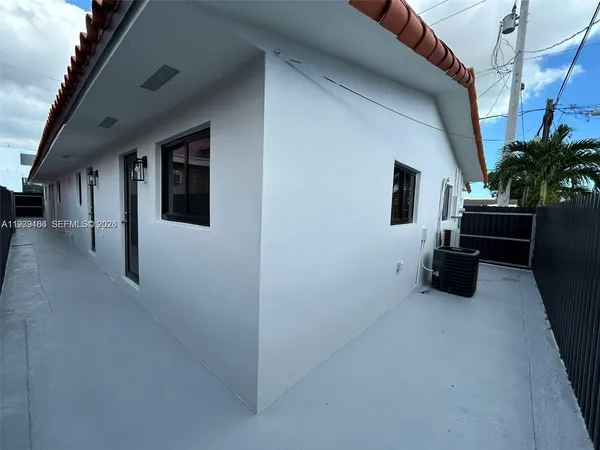 $1,595 | 142 Northwest 21st Avenue, Unit 3, Miami, FL 33125