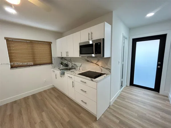 $1,595 | 142 Northwest 21st Avenue, Unit 3, Miami, FL 33125