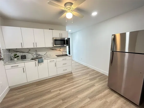 $1,595 | 142 Northwest 21st Avenue, Unit 3, Miami, FL 33125