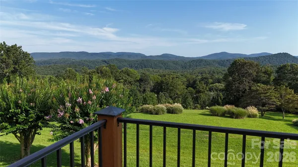 $724,999 | 93 Orchard Hill, Saluda, NC 28773