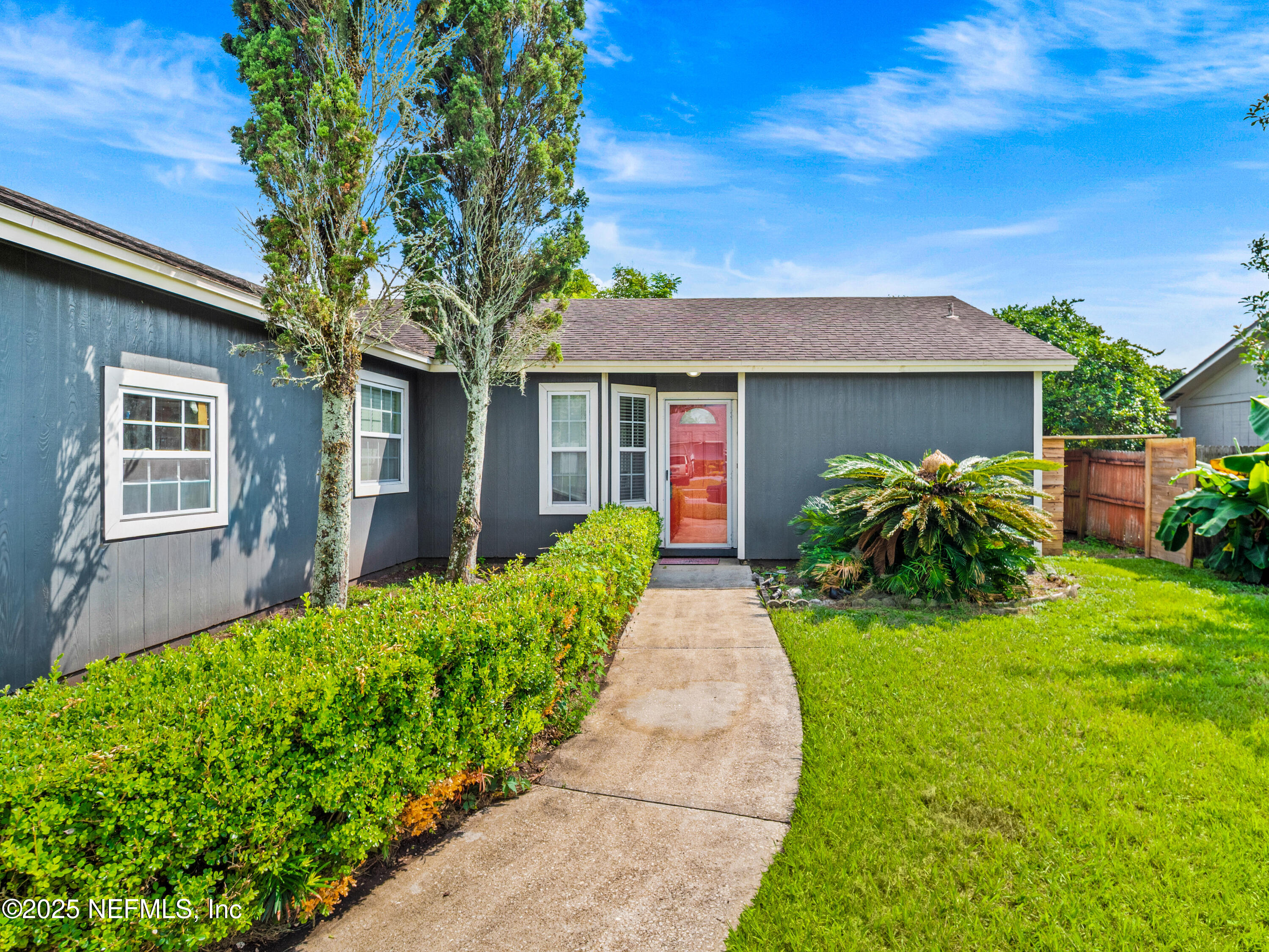 8454 Gemini Road Jacksonville, FL 32216 - Photo 2 of 22 front closeup